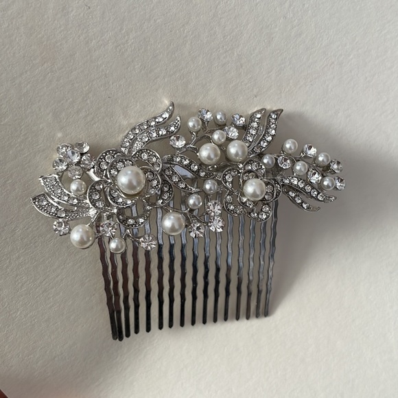 NWOT Pearl Rhinestone Silver Bridal Comb - Picture 3 of 5